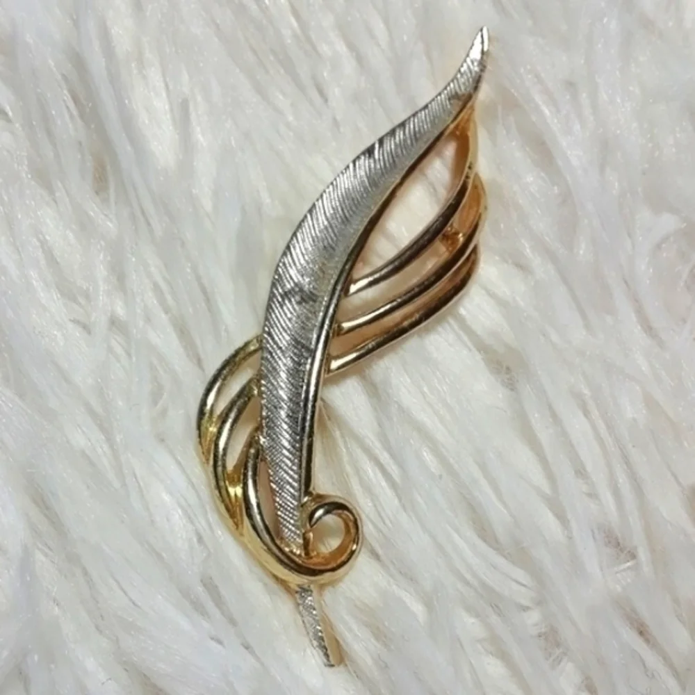 ☄Vintage 1960's EMMONS Feather Swirl Brooch